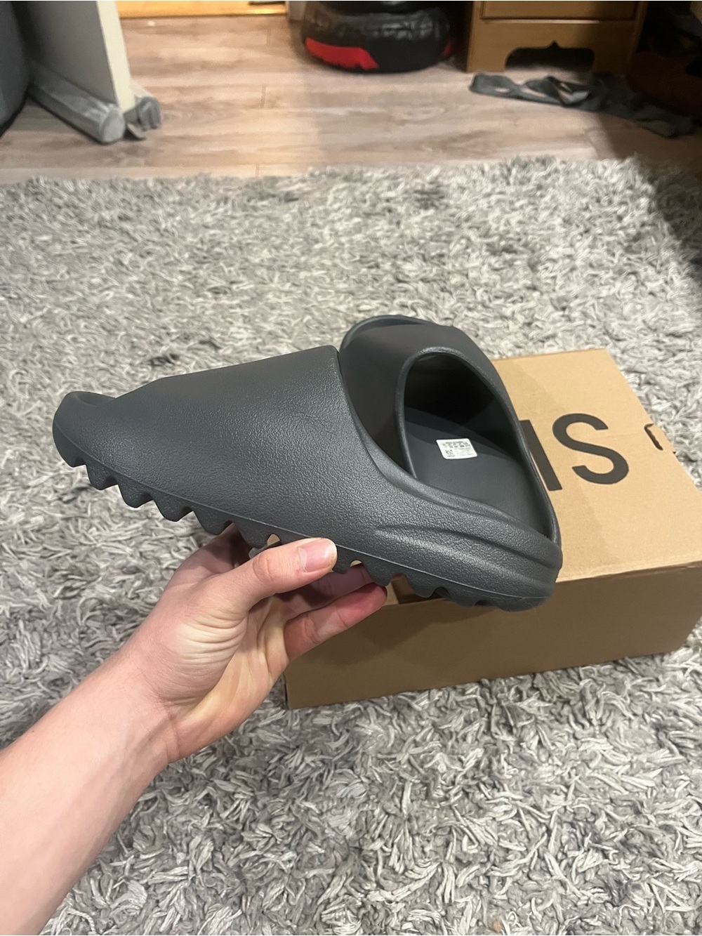 Yeezy slide size 10 granite - Picture 2 of 10